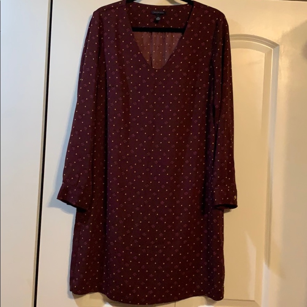 Tommy Hilfiger Short, Maroon long sleeve, curved v-neck, buttons at cuffs